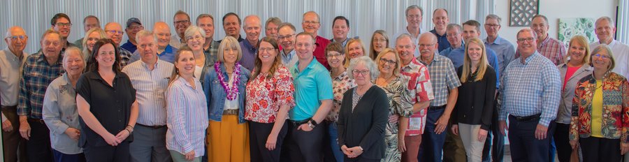 Sue's retirement lunch-group_cropped